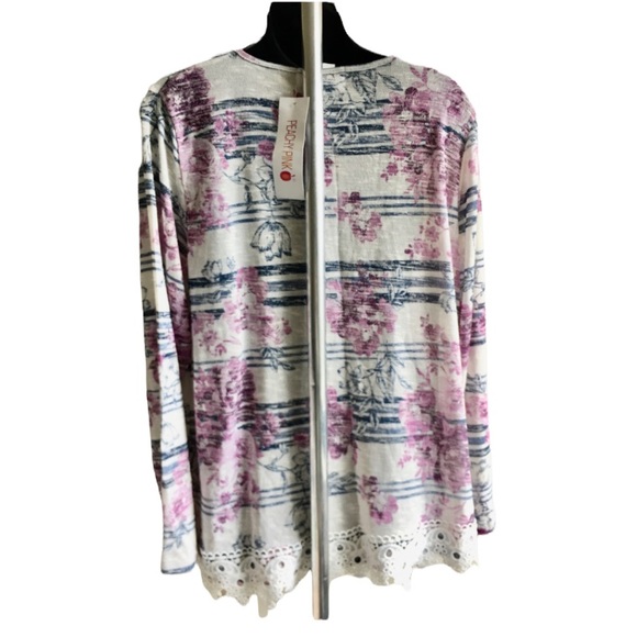 NWT Peachy Pink Floral Top with Lace Trim. Size XL - Picture 2 of 4